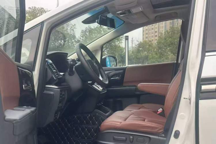 Used Honda Elysion 2019 2.0L Hybrid Supreme Edition
