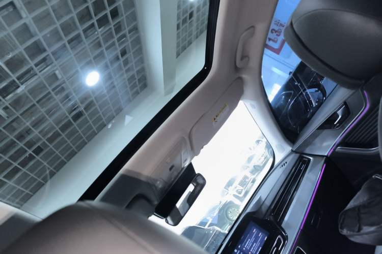 Used Hongqi HS5 2023 2.0T Qixiang Pro Edition
