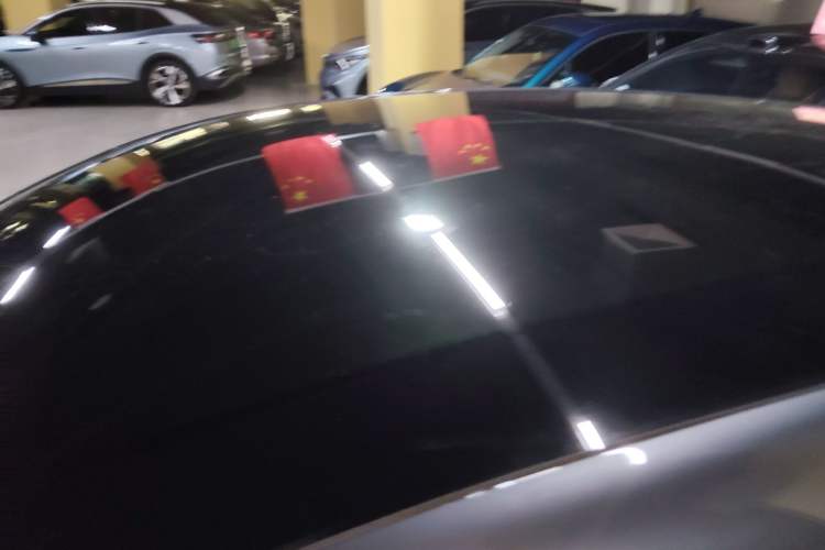 Used  R7 2023 Rear-Drive Screen King Edition
