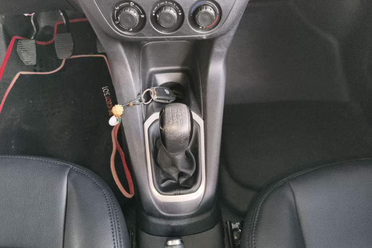 Used Peugeot 301 2016 1.6L Manual Comfort Edition