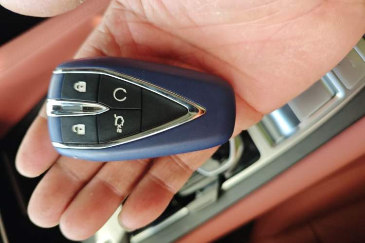 Used Changan CS75 PLUS 2024 3rd Generation Champion Edition 2.0T Intelligent Drive Performance Model
