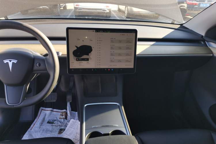 Used Tesla Model Y 2023 Long-Range All-Wheel-Drive Version
