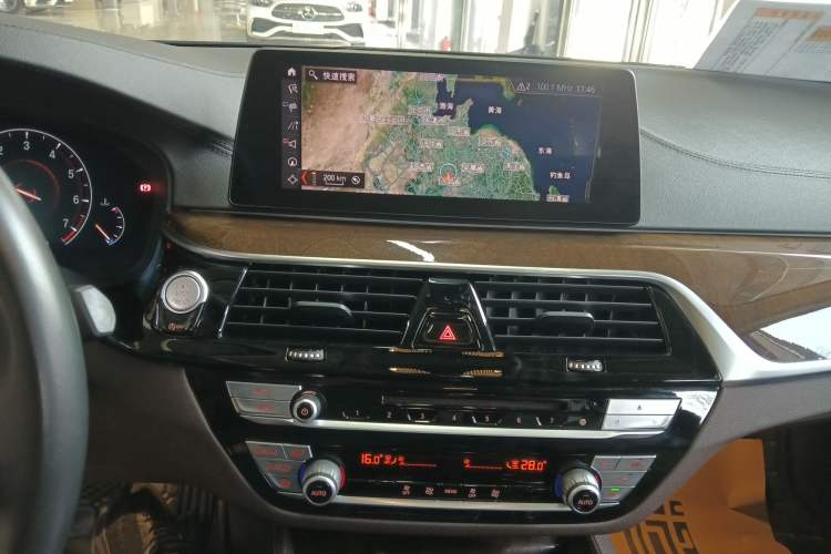 Used BMW 5 Series 2019 525Li Luxury Package
