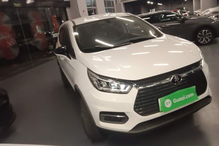 Used BYD Yuan New Energy 2019 EV535 Smart Connect Trendsetting Model

