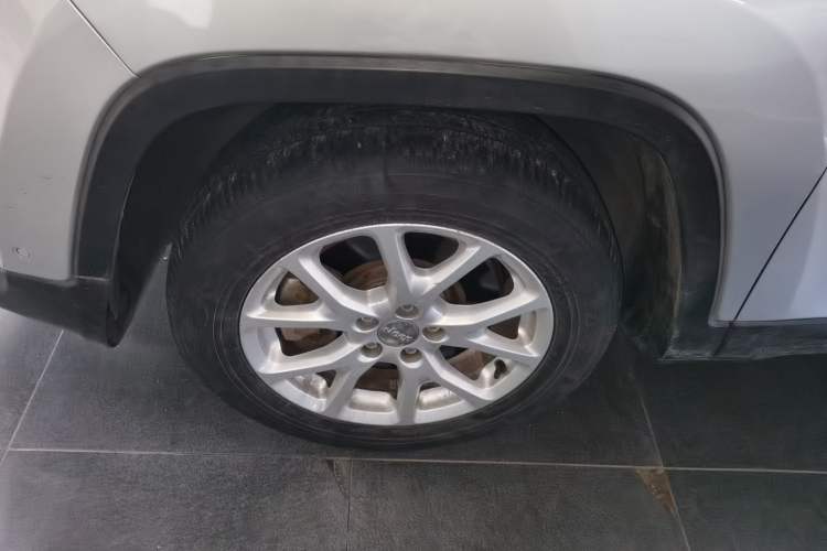 Used  Cherokee 2016 2.4L Leading Edition
