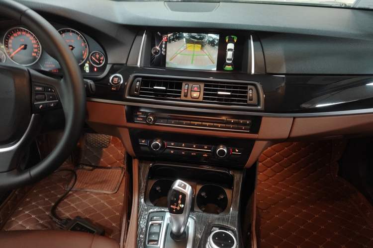 Used BMW 5 Series 2017 520Li Elegant Edition
