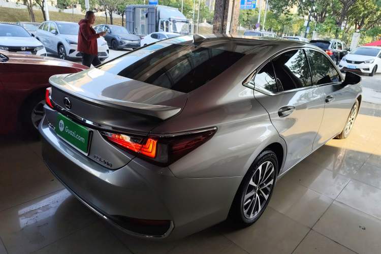 Used Lexus ES 2021 200 Excellence Edition
