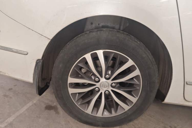 Used Buick GL8 2018 ES 28T Flagship Model China VI Standard
