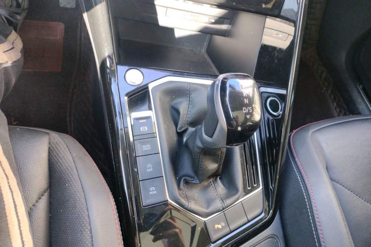 Used Volkswagen Tayron 2022 330TSI Two-Wheel Drive Luxury Connect Plus Version