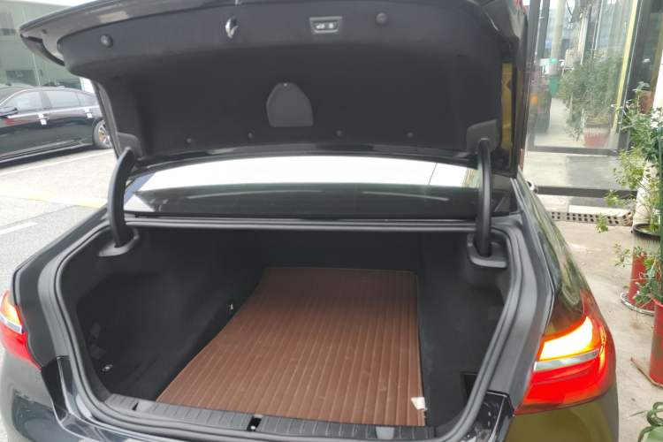 Used BMW 7 Series 2018 730Li Leading Model Excellence Package
