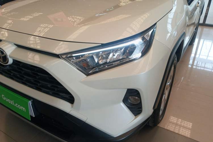 Used Toyota RAV4 2020 2.0L CVT Two-Wheel Drive Fashion Edition
