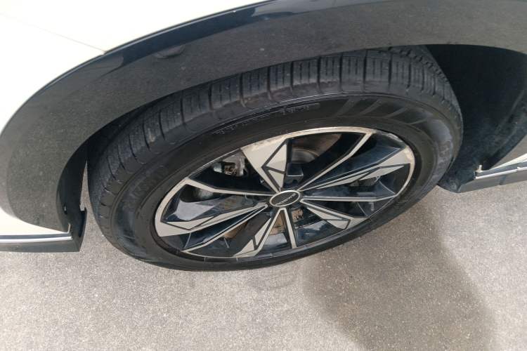 Used Roewe RX5 New Energy 2023 eRX5 Super Hybrid Premium Edition
