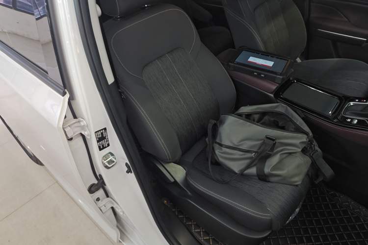 Used GAC Trumpchi M6 2023 PRO 270T DCT Elite Edition
