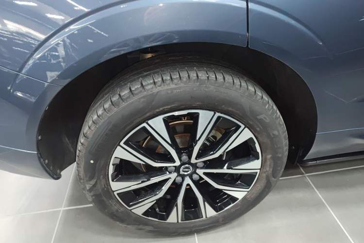 Used Volvo XC60 2023 B5 4x4 Smart Luxury Edition
