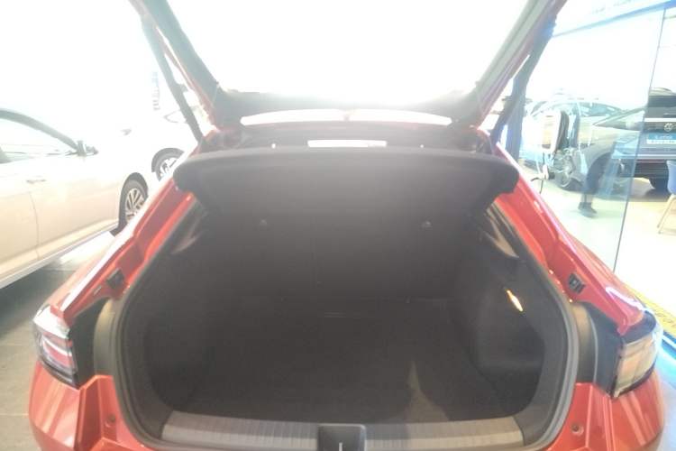 Used Volkswagen Lamando 