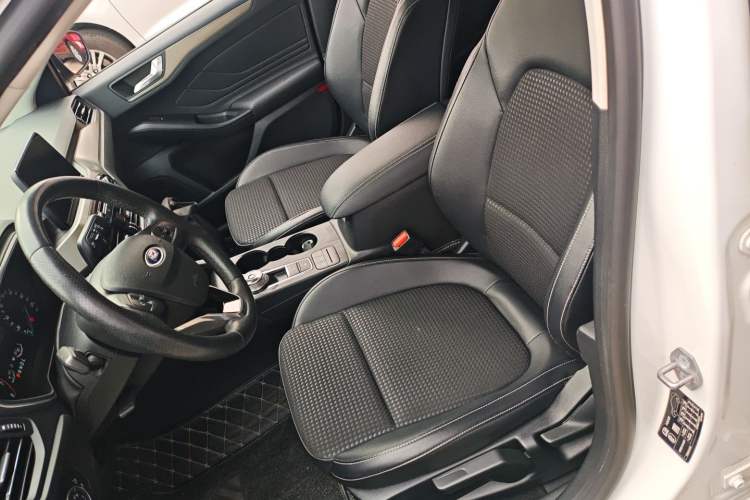 Used Ford Focus 2020 Sedan EcoBoost 180 Automatic Trend Edition
