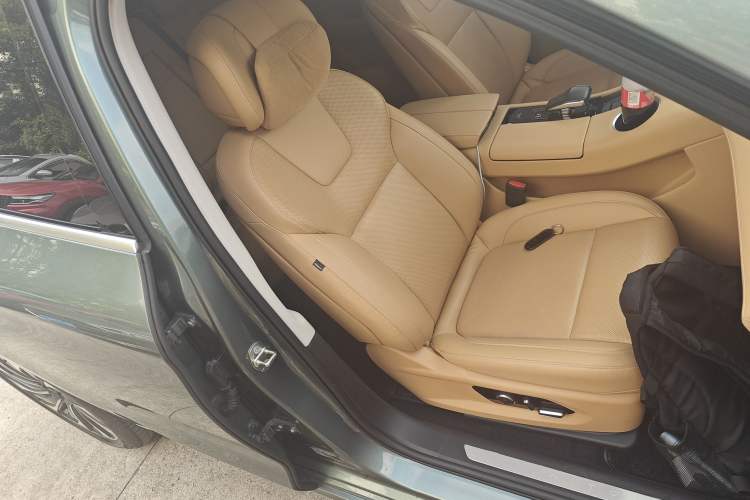 Used Hima AITO M5 2022 Extended-Range Four-Wheel Drive Performance Version
