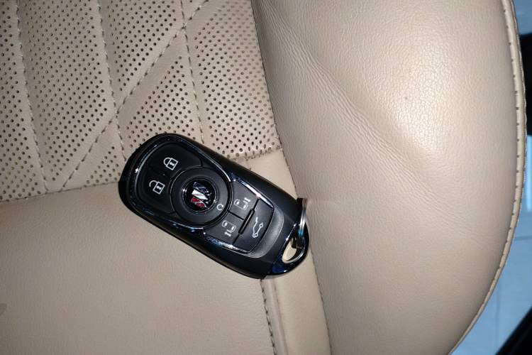 Used Buick GL8 2022 ES Landtrek 653T Flagship Model
