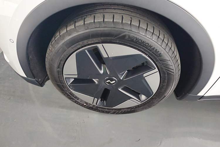 Used ONVO L60 2024 60 kWh Rear-Drive Version
