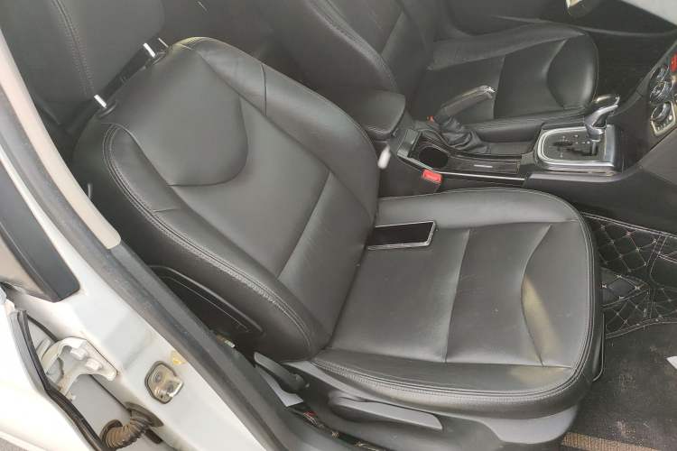 Used Citroen C4L 2014 1.6THP Intelligent Drive Automatic Dynamic Model