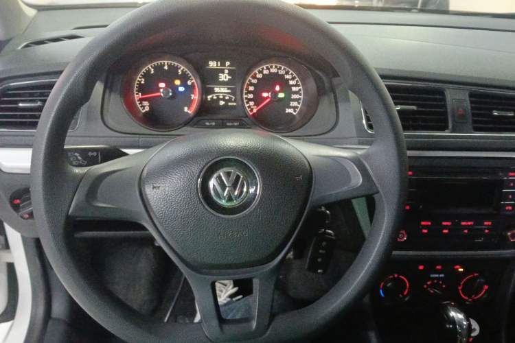 Used Volkswagen Lavida 2017 1.6L Automatic Fashion Edition
