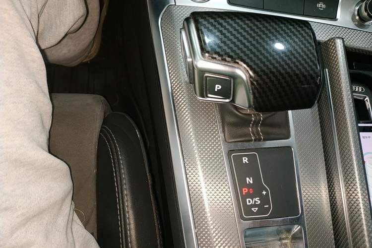 Used Audi A6L 2019 40 TFSI Luxury Dynamic Model
