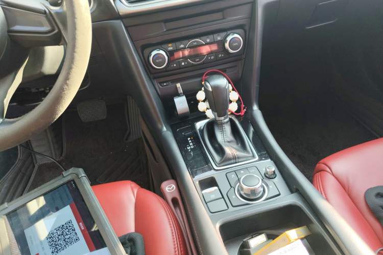 Used Mazda Mazda 3 Axela 2017 Hatchback 1.5L Automatic Luxury Model Emission Standard China V
