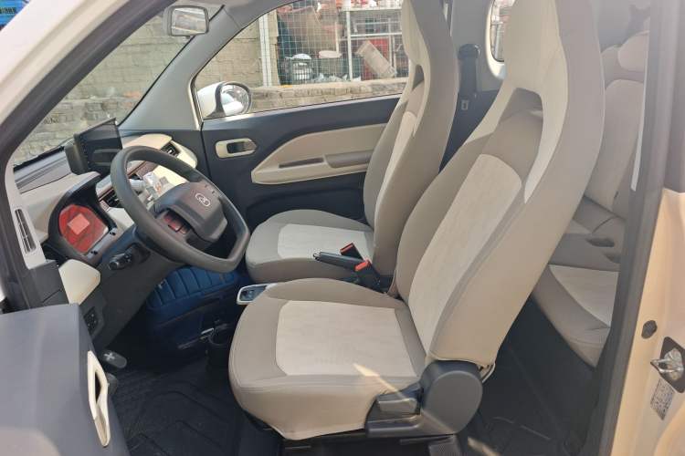 Used Chery QQ Ice Cream 2024 Youth Edition 205km Milkshake
