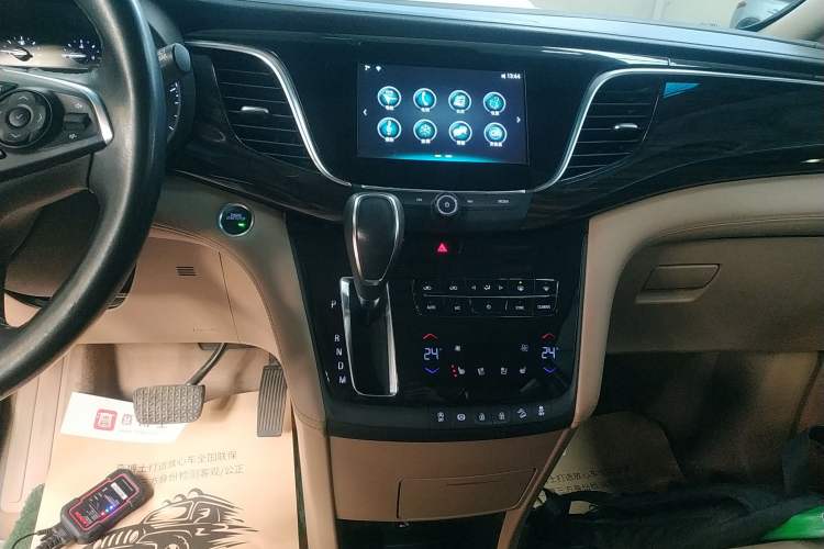 Used Buick GL8 2018 ES 28T Flagship Model China VI Standard
