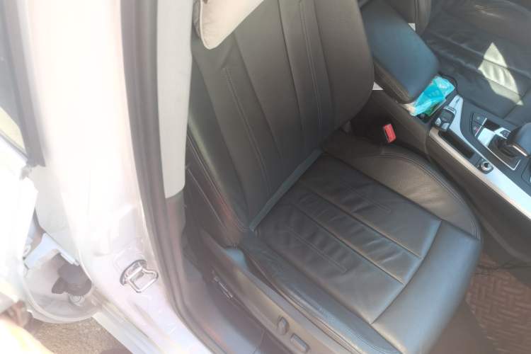 Used Audi A4L 2018 30th Anniversary Edition 40 TFSI Fashion Model
