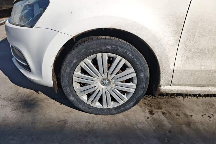 Used Volkswagen Polo 2016 1.6L Automatic Comfort Model
