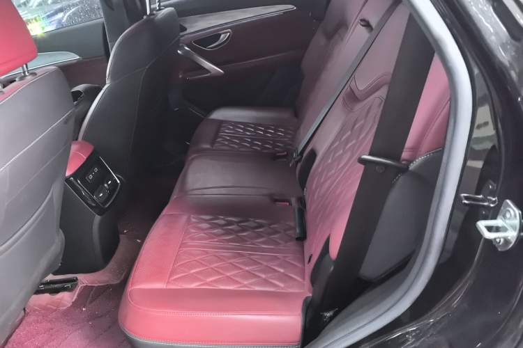 Used JETOUR X70 PLUS 2023 1.5T DCT Brave PLUS 5-Seater
