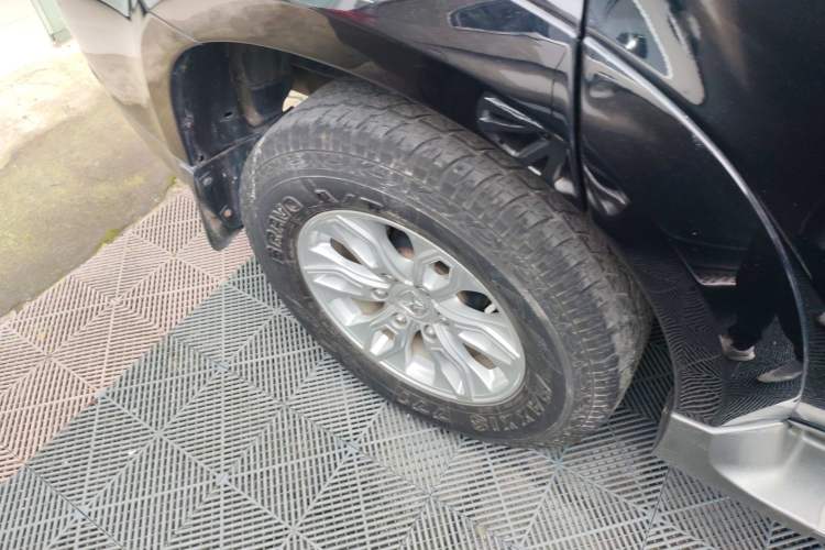 Used JMC Yusheng S350 2016 2.0T Automatic 4x4 Gasoline Luxury Version with Sunroof 7 Seats
