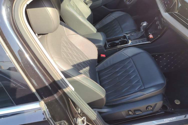 Used Volkswagen Passat 2019 330TSI Luxury Edition China VI Standard