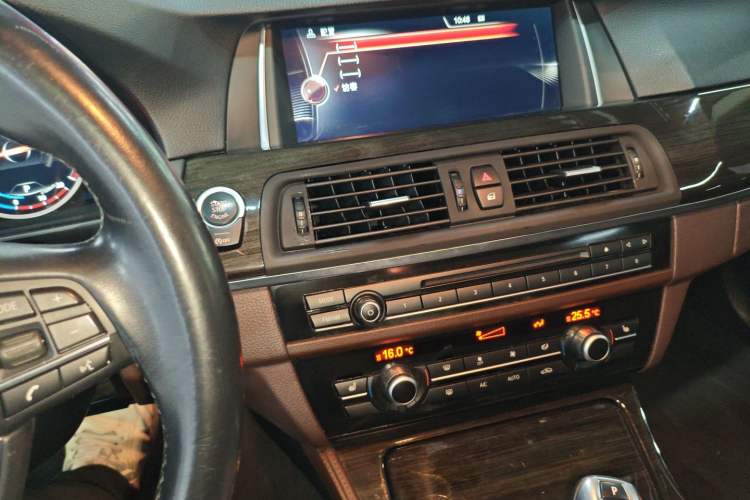 Used BMW 5 Series 2014 525Li Luxury Design Package