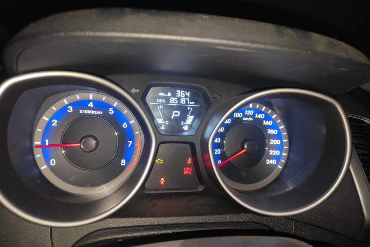 Used Hyundai Elantra 2015 1.6L Automatic Fashion Model