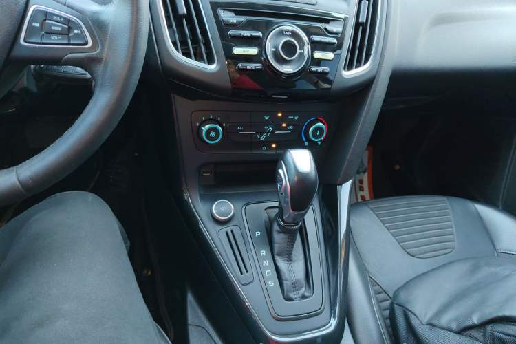 Used Ford Focus 2018 Hatchback Classic 1.6L Automatic Trendy SmartDrive Edition