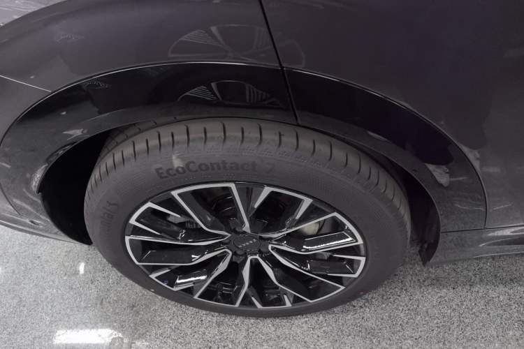 Used Zeekr 7X 2025 100 kWh Long-Range Rear-Wheel Drive with Intelligent Driving Features
