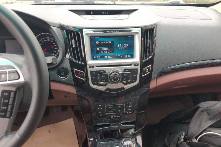 Used BYD Surui 2015 Revised Version 1.5L Manual Luxury Edition
