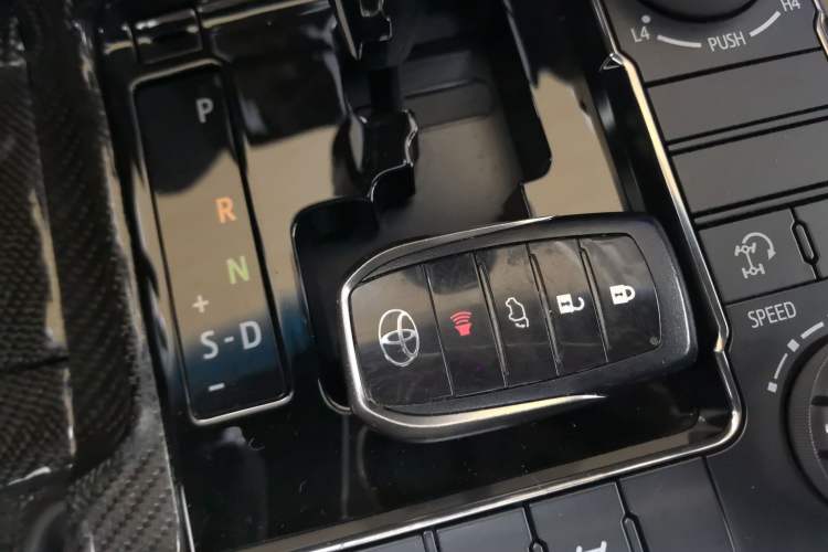 Used Toyota Land Cruiser 2019 4.0L GX-R GT 8-Cylinder Genuine Leather – Middle East