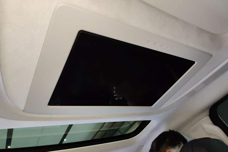 Used XPeng X9 2024 702 Ultra-Long Range Max
