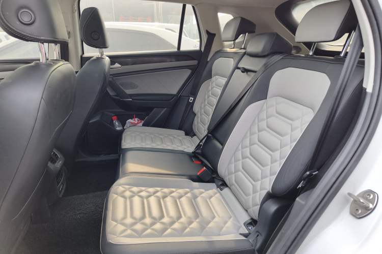 Used Volkswagen Tayron 2023 300TSI Two-Wheel-Drive Luxury Plus Advanced Edition
