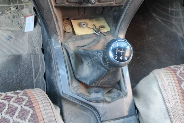 Used Great Wall Wingle 5 2017 2.0T European Version Diesel Two-Wheel Drive Advanced Large Double-Cab GW4D20E
