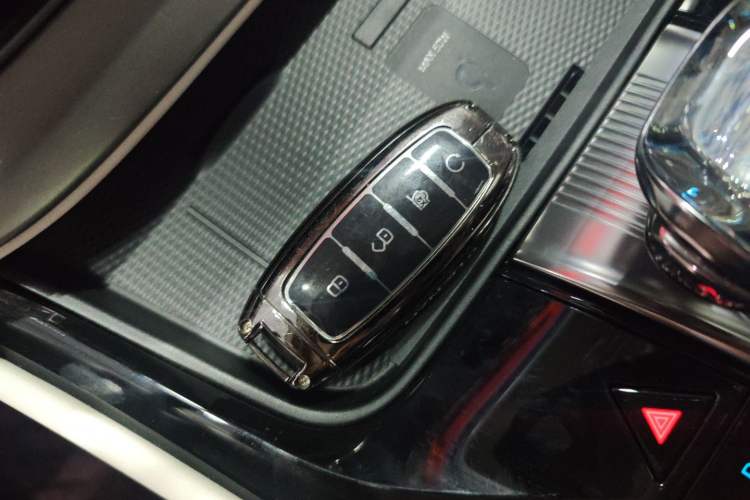 Used Denza D9 2024 DM-i 980 Four-Wheel Drive Prestige Model
