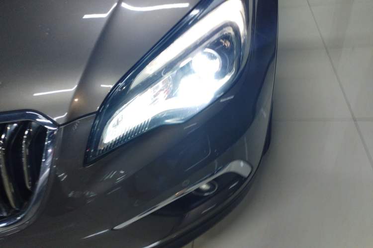 Used Buick Envision 2017 20T Two-Wheel Drive Luxury Model
