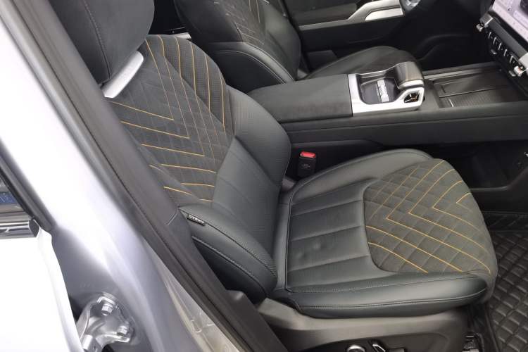 Used Deepal G318 2024 Four-Wheel-Drive Air Suspension Model