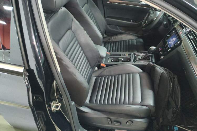 Used Volkswagen Magotan 2019 330TSI DSG Leading Model China VI Standard
