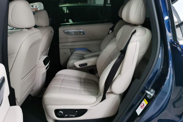 Used  S09 2025 Four-Wheel Drive Ultra+ Custom Edition
