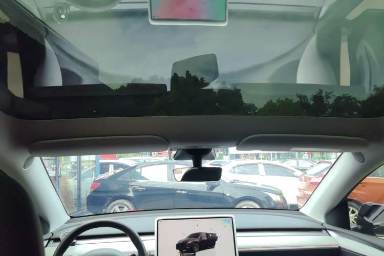 Used Tesla Model Y 2023 Rear-Wheel-Drive Version
