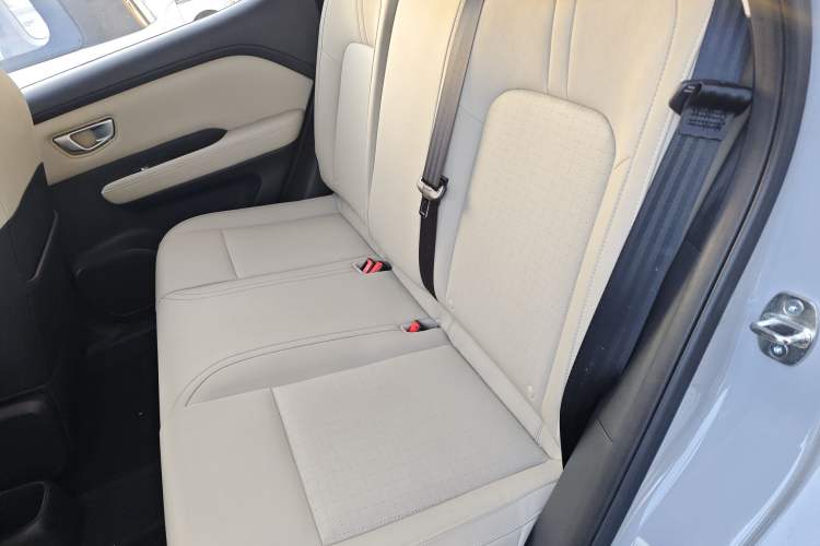 Used Wuling Bingo PLUS 2024 330 km Range Five-Seater Version
